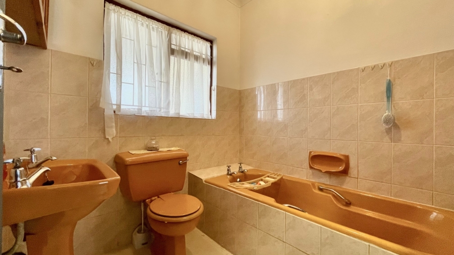 4 Bedroom Property for Sale in Dobson Western Cape